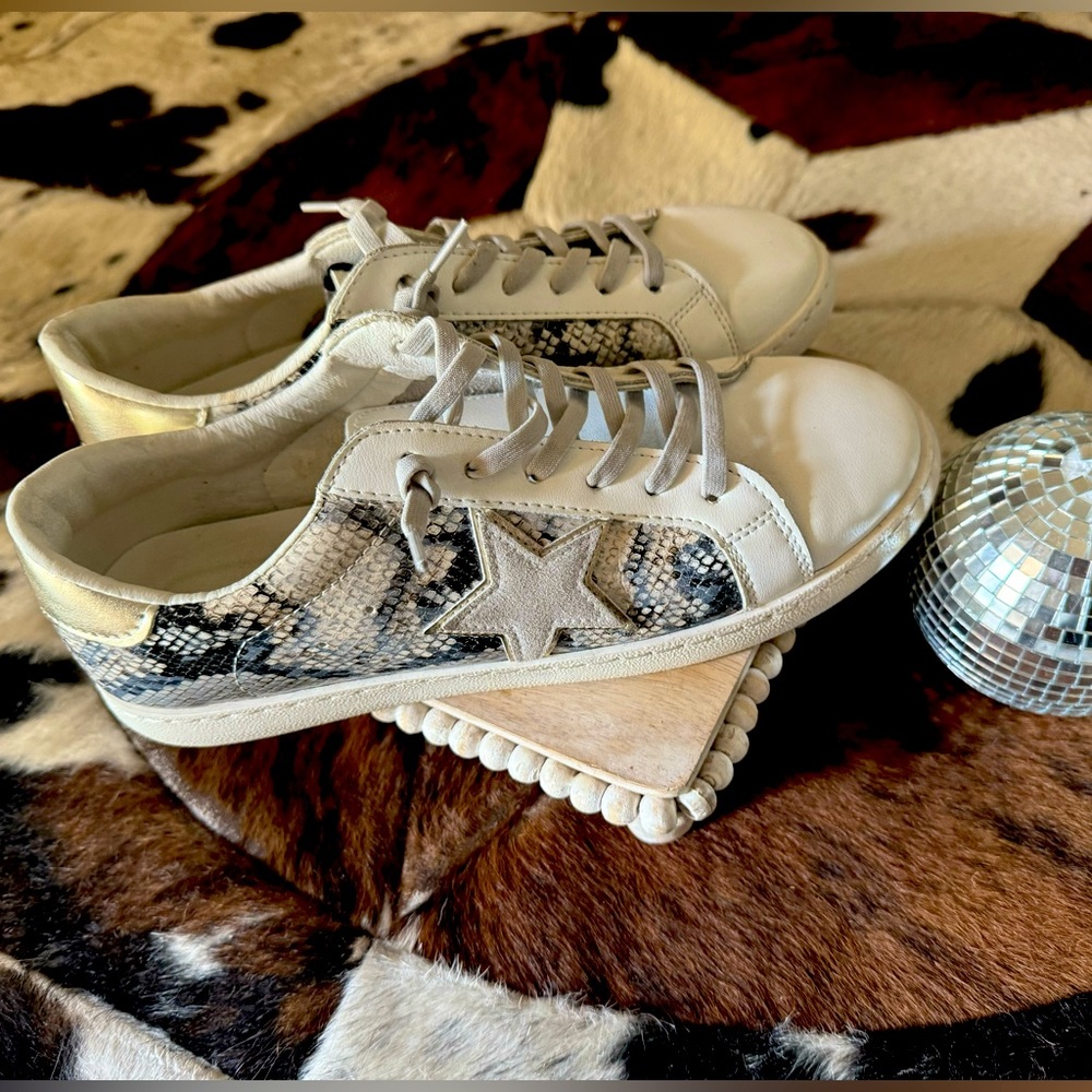 VINTAGE HAVANNA BETSY GOLD SNAKESKIN SNEAKER